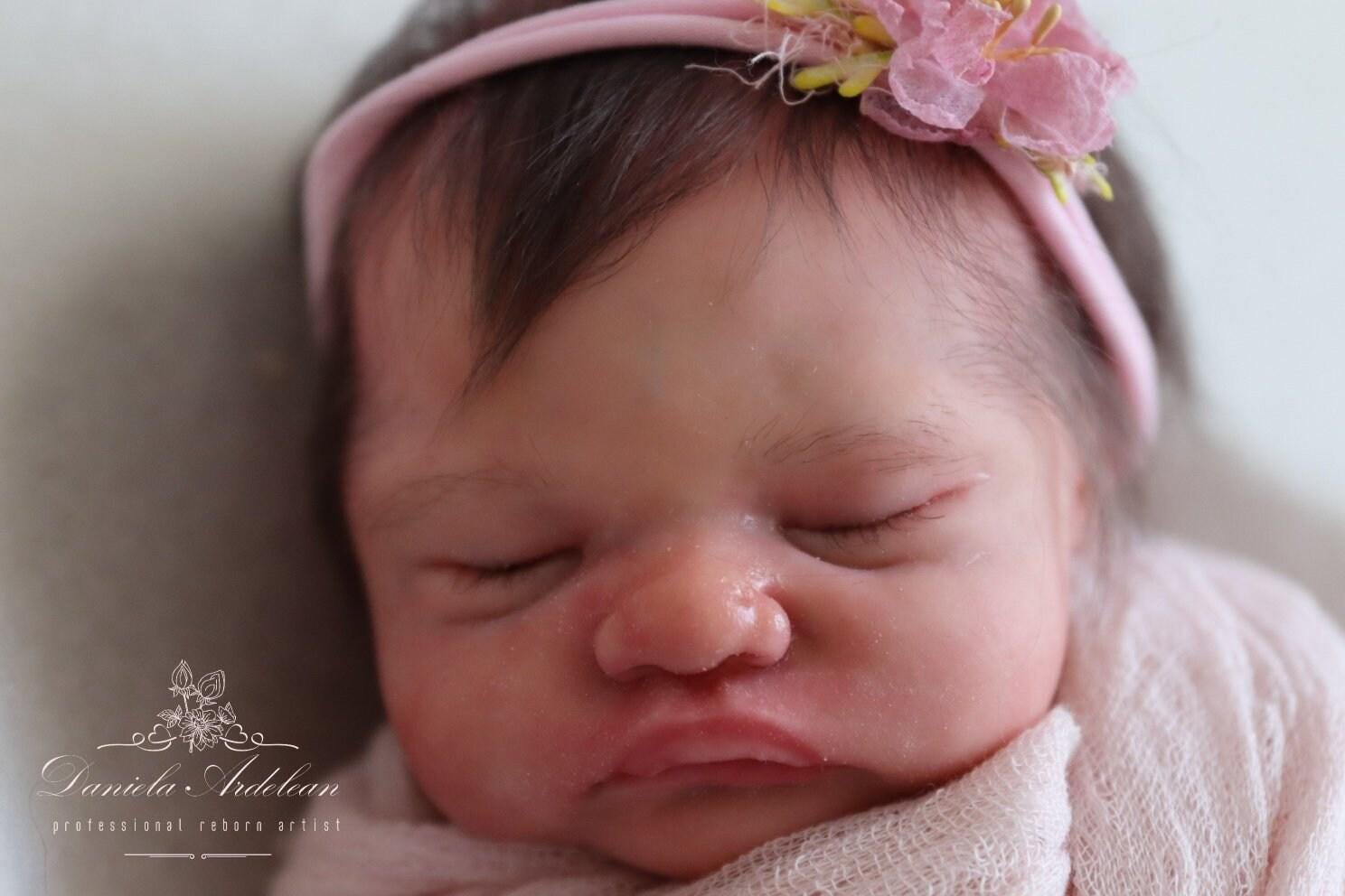 LeLou by Izzy Zhao (16.5 inches 5 lbs 6 oz) *Listing Images include my own work.